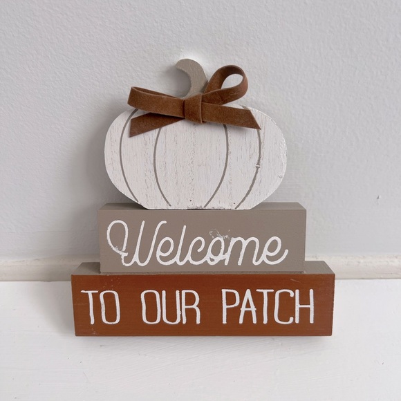 3/$25 “Welcome to our Patch” Pumpkin Table Decoration - Picture 1 of 6